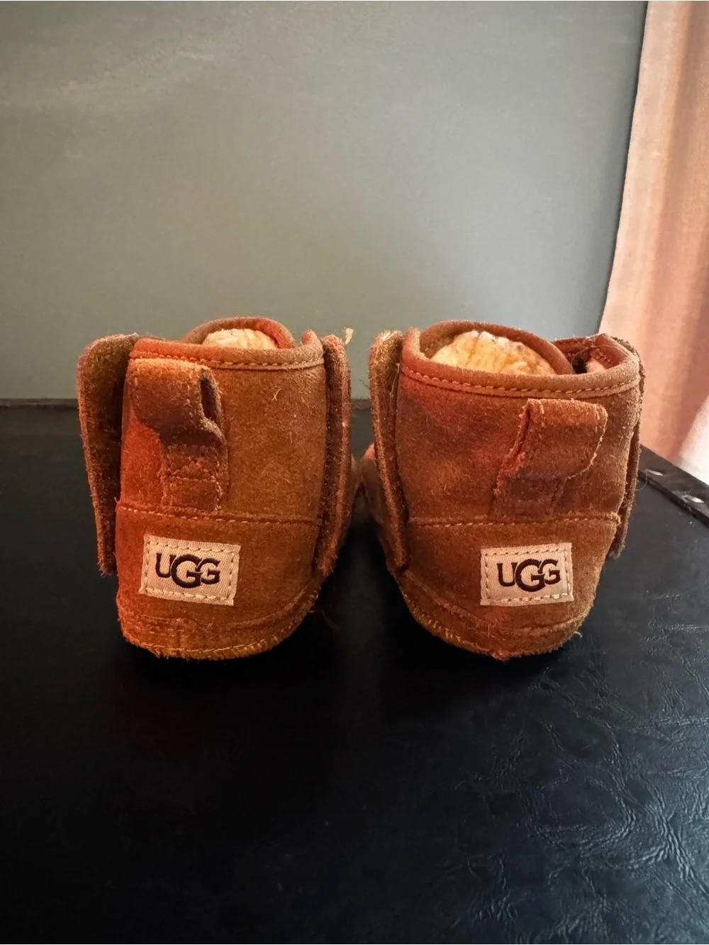 UGG Baby Neumel Toddler Boot with Shearling Lining Size 4/5